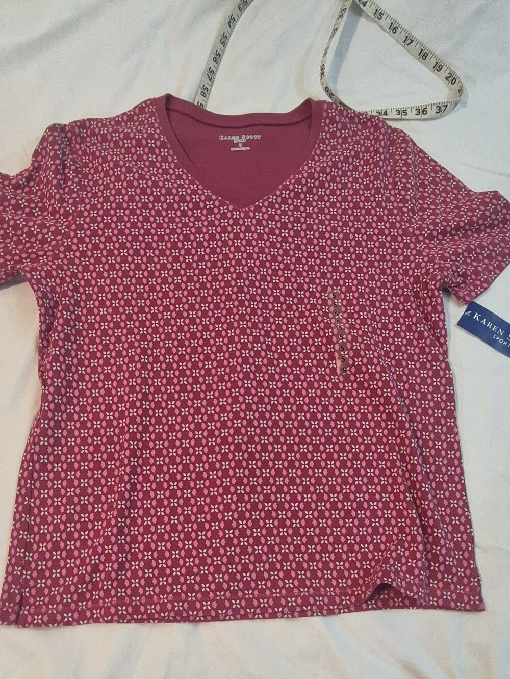 Womens Size Small Top Red Colors